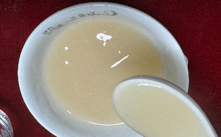 多少媽媽栽在輔導作業(yè)上！姥姥端來的一杯溫熱有機葛根粉，竟成了情緒 “滅火器”